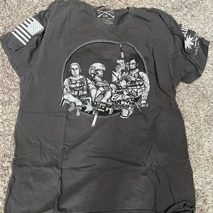 Men’s Grunt Style Shirt, size XL.